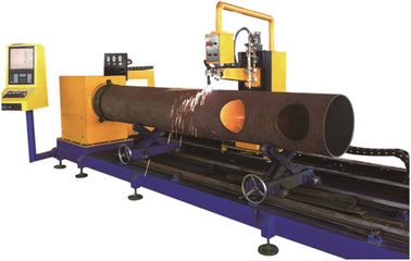 3 Eksen CNC Boru Kesme Makinesi Yuvarlak Çelik Boruları Yüksek Hassasiyetle Kesiyor