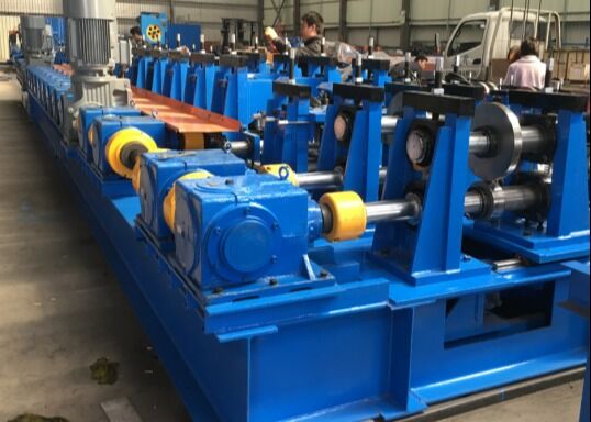 10mm Çelik Şerit Kalınlığı U Şeklinde Geçiş Mili Otomatik Ayarlanabilir Şekillendirme Makinesi Model UF150