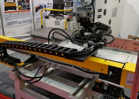 Çelik Kulesi Endüstrisi için kullanılan Cnc Plate Punching Machine 4 Die-Stations Cnc Punching Machine