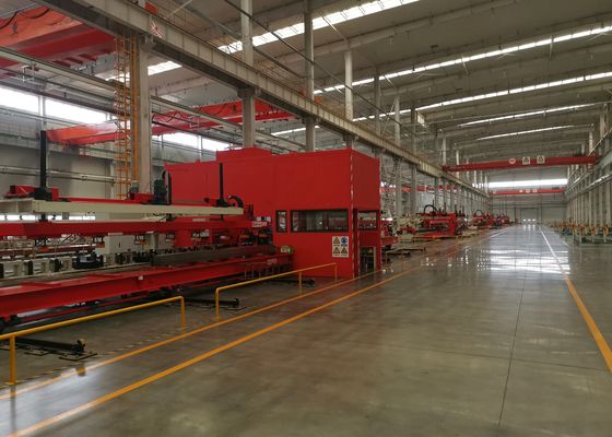 Sac İş İşleme 15000x380 mm İş Parçası Boyutu 35 Ton CNC Plaka Zımbalama Makinesi Otomotiv Boyuna Kirişi İçin