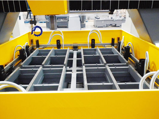 Servo Motorlu Beslemeli CNC Plaka Delme Makinesi 1500x8000mm Çeşitli Plaka Boyutları ve Kalınlıkları için Maksimum İş Parçası Boyutu