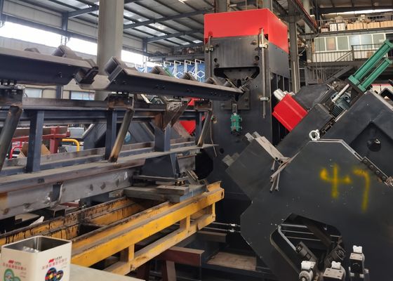 Açılı Çelik Kule Endüstrisinde Kademesiz CNC Açı Hattı Bütünleşik CNC Hareketi ve Hassas Delik Delme