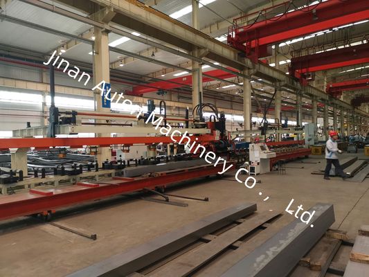 Hafif Kamyon Çubukları için Kullanılır CNC Uzunlamalı Çubuk Bıçaklama Makinesi Yaprak Metal İşleme hattı