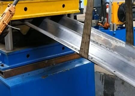 610mm Çelik bobin çapı Corrugation Plate Roller Forming Machine 15T Tek çelik bobin ağırlığı