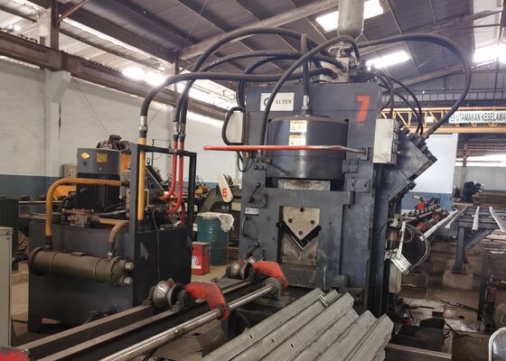 Ultra Yüksek Voltajlı İletişim Kulesi CNC Çakma Makinesi 630KN Çaplama Gücü