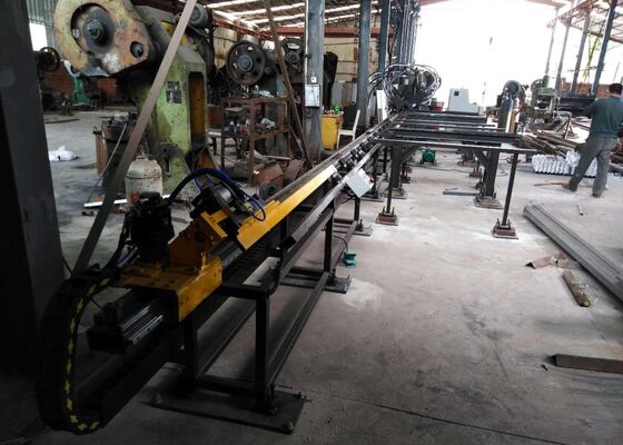 Büyük ölçekli üretim bileşenleri Cnc Flat Steel Channel Steel Punching Typing Machine 3 Eksen