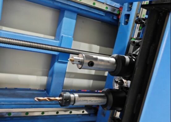 40mm Max delme çapı CNC Kanal bölümü için yüksek hızlı H kiriş delme makinesi