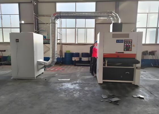 Model BP1000 CNC Metal Plate Yüzeyi Dönüştürme Makinesi Yüzeyi Burrs Yok Ediyor