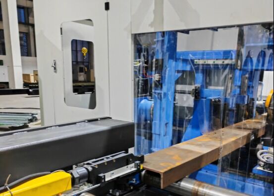 Köprü İnşaatında H Profilli Çelik Delme İçin Uygun Ağır Hizmet Tipi CNC Kiriş Delme Makinesi